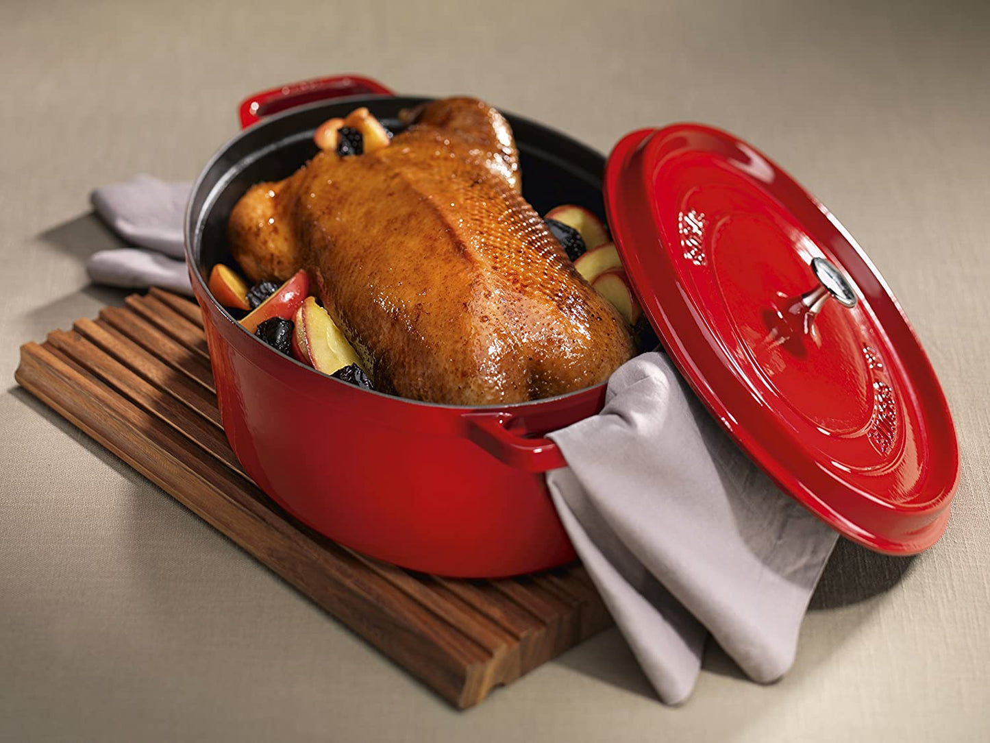 Staub Cast Iron Oval Cocotte COLORES Y TAMAÑOS VARIADOS
