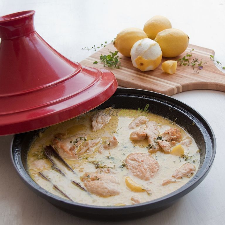 Staub 28cm Cast Iron Round Tagine, COLORES VARIADOS