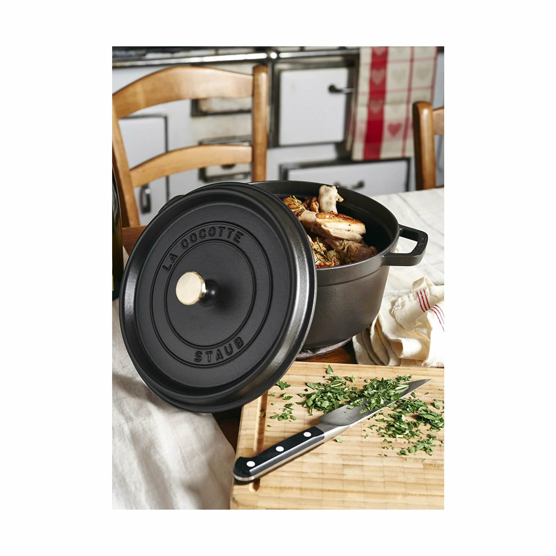 Staub Cast Iron Round Cocotte 24cm / 4qt, COLORES VARIADOS