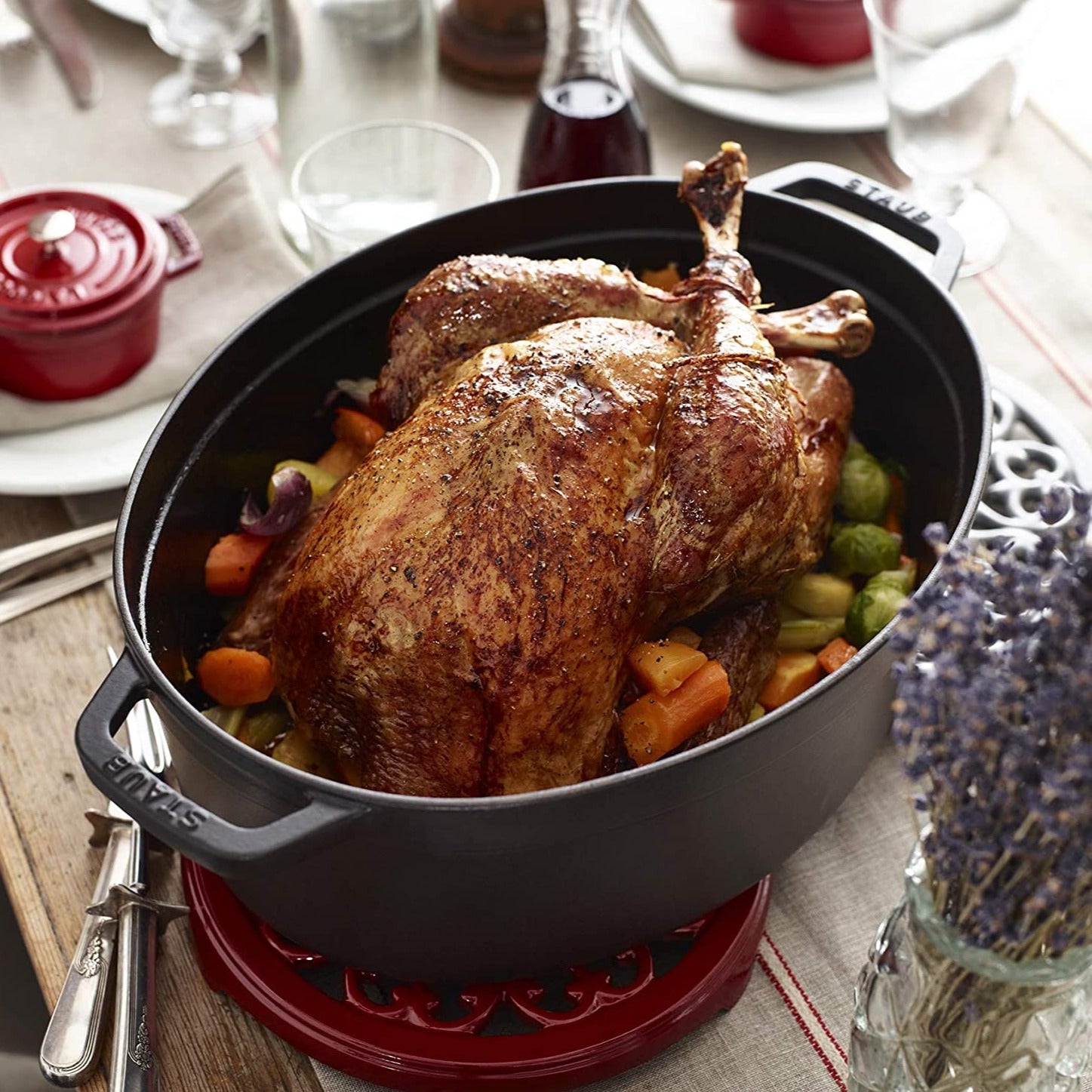 Staub Cast Iron Oval Cocotte COLORES Y TAMAÑOS VARIADOS